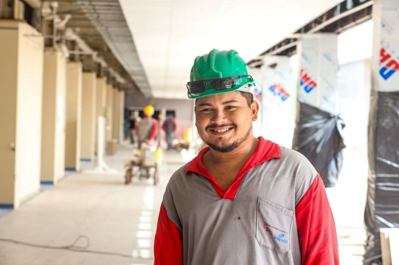 Matheus Santos  - Ajudante Civil <div class='credito_fotos'>Foto: Marcelo Lelis / Ag. Pará &nbsp;&nbsp;|&nbsp;&nbsp; <a href='/midias/2024/originais/18024_43efcd38-1828-8d00-664b-2cb2cf4bb74e.jpg' download><i class='fa-solid fa-download'></i> Download</a></div>