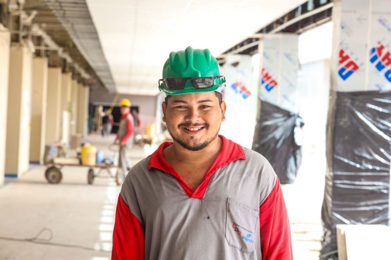 Matheus Santos  - Ajudante Civil <div class='credito_fotos'>Foto: Marcelo Lelis / Ag. Pará &nbsp;&nbsp;|&nbsp;&nbsp; <a href='/midias/2024/originais/18024_57d83625-ce06-d885-8fff-c91bc2448684.jpg' download><i class='fa-solid fa-download'></i> Download</a></div>