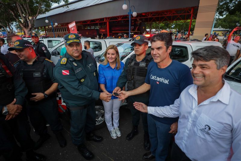 Evento GOV. HELDER BARBALHO EM  CASTANHAL - Fotos Pedro Guerreiro/ AgPará 

ARTESANATO MODELO
ENTREGA VIATURA ROSA DEAM 
ENTREGA VIATURAS PM 
TITULOS DE TERRA
SUA CASA
PRONUNCIAMENTO <div class='credito_fotos'>Foto: Pedro Guerreiro / Ag. Pará &nbsp;&nbsp;|&nbsp;&nbsp; <a href='/midias/2024/originais/18216_1c2116c9-46b2-4082-ffc9-98815208a107.jpg' download><i class='fa-solid fa-download'></i> Download</a></div>