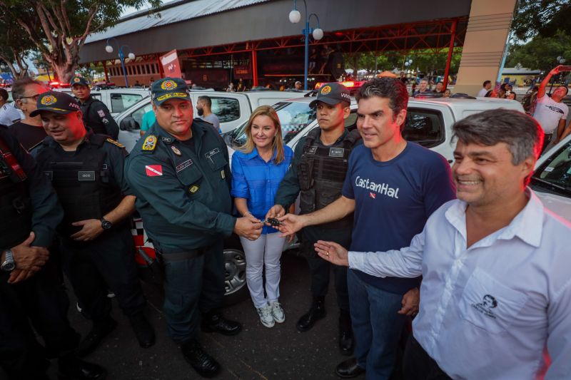 Evento GOV. HELDER BARBALHO EM  CASTANHAL - Fotos Pedro Guerreiro/ AgPará 

ARTESANATO MODELO
ENTREGA VIATURA ROSA DEAM 
ENTREGA VIATURAS PM 
TITULOS DE TERRA
SUA CASA
PRONUNCIAMENTO <div class='credito_fotos'>Foto: Pedro Guerreiro / Ag. Pará &nbsp;&nbsp;|&nbsp;&nbsp; <a href='/midias/2024/originais/18216_a479b31f-1f30-6ee0-0a46-837306599538.jpg' download><i class='fa-solid fa-download'></i> Download</a></div>