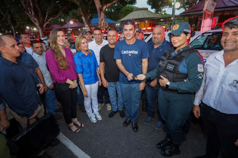 Evento GOV. HELDER BARBALHO EM  CASTANHAL - Fotos Pedro Guerreiro/ AgPará 

ARTESANATO MODELO
ENTREGA VIATURA ROSA DEAM 
ENTREGA VIATURAS PM 
TITULOS DE TERRA
SUA CASA
PRONUNCIAMENTO <div class='credito_fotos'>Foto: Pedro Guerreiro / Ag. Pará &nbsp;&nbsp;|&nbsp;&nbsp; <a href='/midias/2024/originais/18216_d26bec35-167c-0684-76a3-062cbdda157b.jpg' download><i class='fa-solid fa-download'></i> Download</a></div>