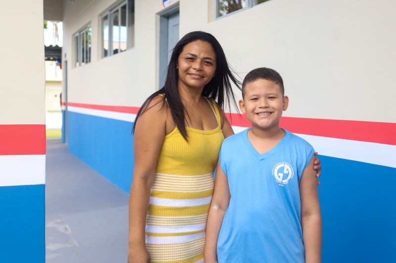 Taciane de Souza Viana , mae do aluno Yan Henrique <div class='credito_fotos'>Foto: Bruno Cecim / Ag.Pará &nbsp;&nbsp;|&nbsp;&nbsp; <a href='/midias/2024/originais/18237_4178b732-5394-14c8-19a1-f77636e32464.jpg' download><i class='fa-solid fa-download'></i> Download</a></div>