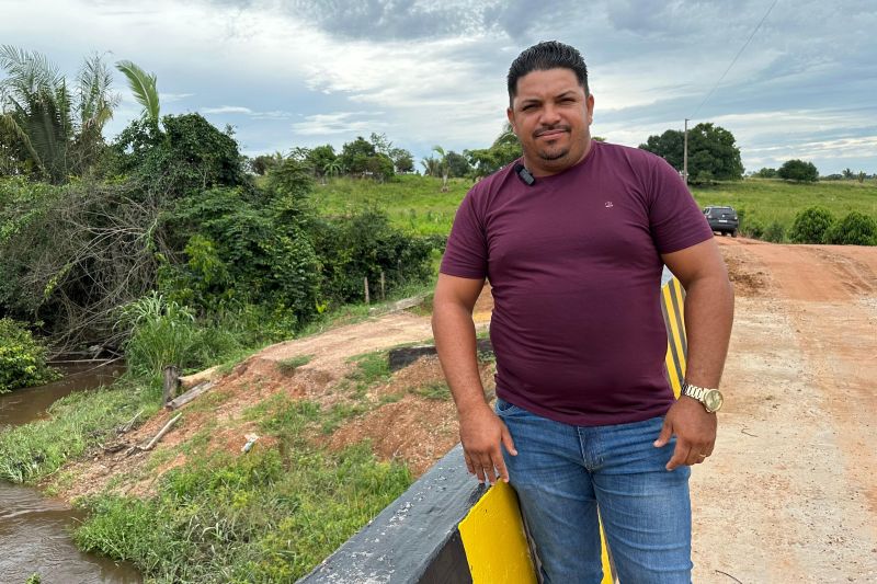 Marilson Santos conta que a estrutura anterior da ponte trazia prejuízos <div class='credito_fotos'>Foto: Divulgação &nbsp;&nbsp;|&nbsp;&nbsp; <a href='/midias/2024/originais/18257_589e6eee-296d-9d08-f70f-0e7031987c3a.jpg' download><i class='fa-solid fa-download'></i> Download</a></div>