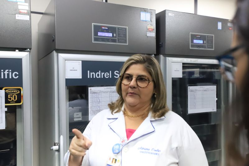 Adriana Pimenta, gerente de Distribuição de Produtos Hemoterápicos do Hemopa <div class='credito_fotos'>Foto: Bruno Cruz / Ag. Pará &nbsp;&nbsp;|&nbsp;&nbsp; <a href='/midias/2024/originais/18456_75e43343-c567-901f-fdc9-e9e0c3a6ae07.jpg' download><i class='fa-solid fa-download'></i> Download</a></div>