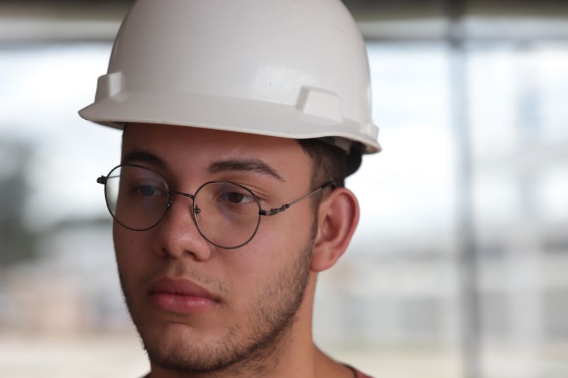 Leandro Machado -estagiário de engenharia <div class='credito_fotos'>Foto: Bruno Cruz / Ag. Pará &nbsp;&nbsp;|&nbsp;&nbsp; <a href='/midias/2024/originais/18703_05603f19-c077-e356-7797-3129d0f87047.jpg' download><i class='fa-solid fa-download'></i> Download</a></div>