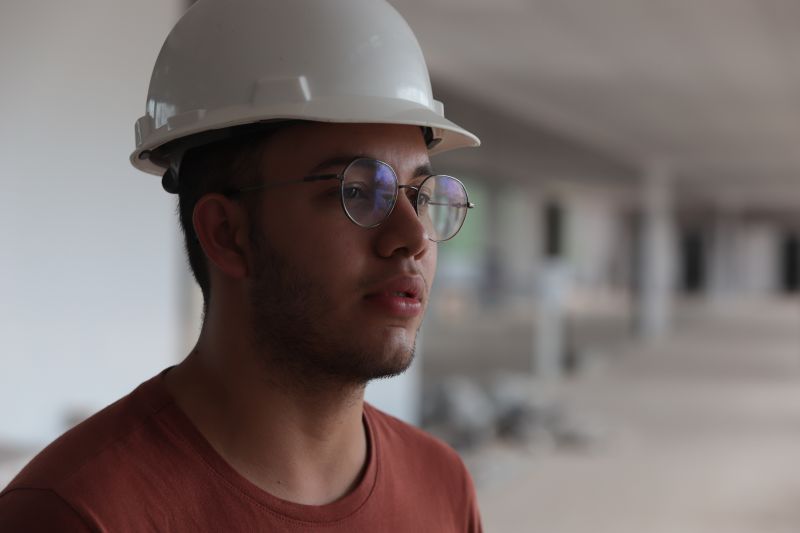 Leandro Machado -estagiário de engenharia <div class='credito_fotos'>Foto: Bruno Cruz / Ag. Pará &nbsp;&nbsp;|&nbsp;&nbsp; <a href='/midias/2024/originais/18703_52d71de9-5419-99dc-80f9-4ec067bfbd39.jpg' download><i class='fa-solid fa-download'></i> Download</a></div>