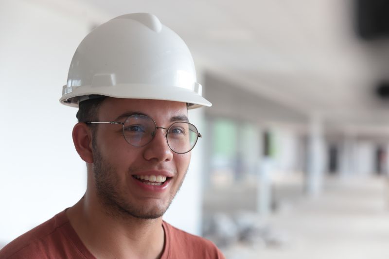 Leandro Machado -estagiário de engenharia <div class='credito_fotos'>Foto: Bruno Cruz / Ag. Pará &nbsp;&nbsp;|&nbsp;&nbsp; <a href='/midias/2024/originais/18703_687615a4-9f9f-7bc6-4501-1fee2053cc4a.jpg' download><i class='fa-solid fa-download'></i> Download</a></div>