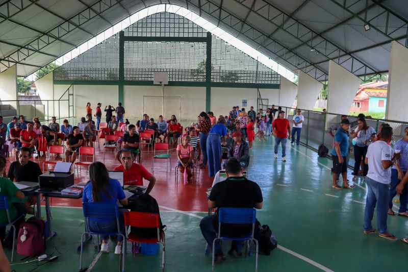 MOJU - Mutirão Regulariza Pará / FOTOS: Antonio Darwich/Ascom-Semas

Semas faz Mutirão do Regulariza Pará em comunidades de Moju
 <div class='credito_fotos'>Foto: ASCOM / SEMAS &nbsp;&nbsp;|&nbsp;&nbsp; <a href='/midias/2024/originais/18746_08129183-190f-5c54-9608-edc47b02593a.jpg' download><i class='fa-solid fa-download'></i> Download</a></div>