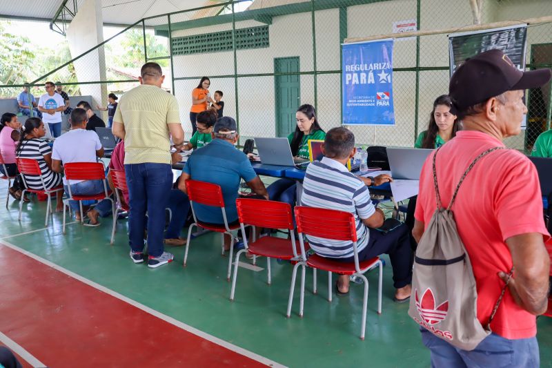 MOJU - Mutirão Regulariza Pará / FOTOS: Antonio Darwich/Ascom-Semas

Semas faz Mutirão do Regulariza Pará em comunidades de Moju
 <div class='credito_fotos'>Foto: ASCOM / SEMAS &nbsp;&nbsp;|&nbsp;&nbsp; <a href='/midias/2024/originais/18746_5de91ec8-e198-bf97-43e7-5e0e4c5b6238.jpg' download><i class='fa-solid fa-download'></i> Download</a></div>