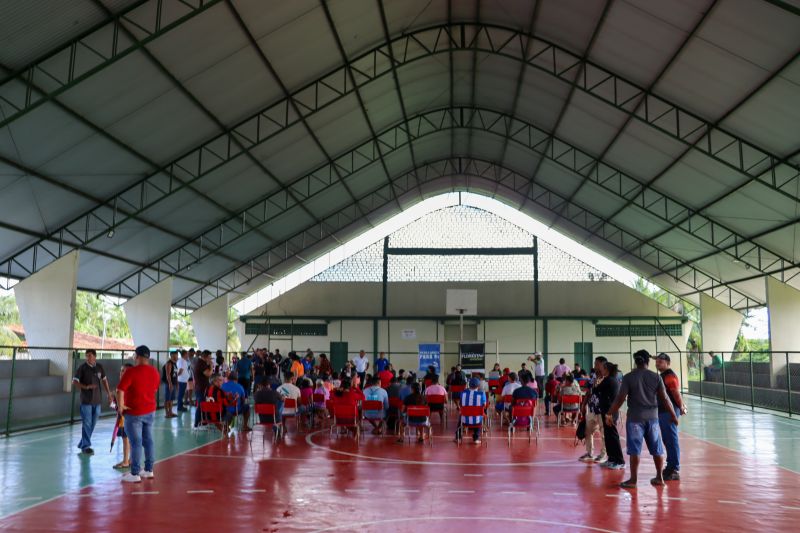 MOJU - Mutirão Regulariza Pará / FOTOS: Antonio Darwich/Ascom-Semas

Semas faz Mutirão do Regulariza Pará em comunidades de Moju
 <div class='credito_fotos'>Foto: ASCOM / SEMAS &nbsp;&nbsp;|&nbsp;&nbsp; <a href='/midias/2024/originais/18746_8553f5e1-6125-d334-f759-3a65d5489893.jpg' download><i class='fa-solid fa-download'></i> Download</a></div>