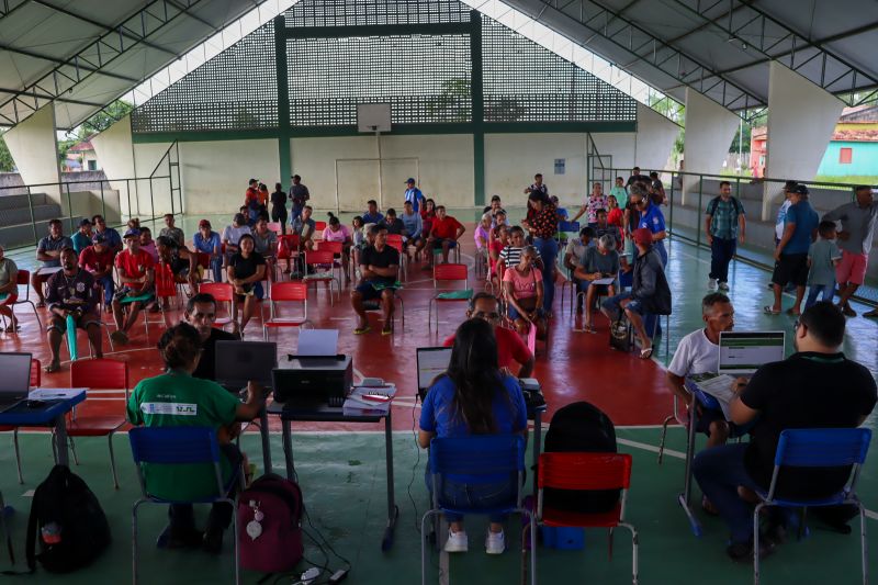 MOJU - Mutirão Regulariza Pará / FOTOS: Antonio Darwich/Ascom-Semas

Semas faz Mutirão do Regulariza Pará em comunidades de Moju
 <div class='credito_fotos'>Foto: ASCOM / SEMAS &nbsp;&nbsp;|&nbsp;&nbsp; <a href='/midias/2024/originais/18746_cc9a93a3-ac42-df22-4ab6-9f3e47e69eb0.jpg' download><i class='fa-solid fa-download'></i> Download</a></div>