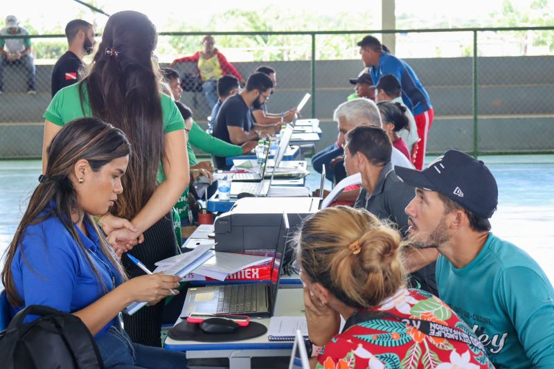 MOJU - Mutirão Regulariza Pará / FOTOS: Antonio Darwich/Ascom-Semas

Semas faz Mutirão do Regulariza Pará em comunidades de Moju
 <div class='credito_fotos'>Foto: ASCOM / SEMAS &nbsp;&nbsp;|&nbsp;&nbsp; <a href='/midias/2024/originais/18746_f8123ec6-cf2e-a71c-d5b8-f0235c2d7590.jpg' download><i class='fa-solid fa-download'></i> Download</a></div>