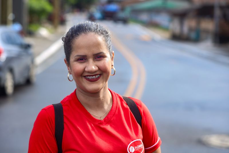 A motociclista, Cilene Gomes