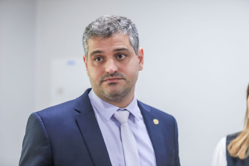 Ricardo Sefer, a procuradora-geral <div class='credito_fotos'>Foto: Bruno Cruz / Ag. Pará &nbsp;&nbsp;|&nbsp;&nbsp; <a href='/midias/2024/originais/18863_a3d4b514-c8ba-5638-9f93-4d38f893844f.jpg' download><i class='fa-solid fa-download'></i> Download</a></div>