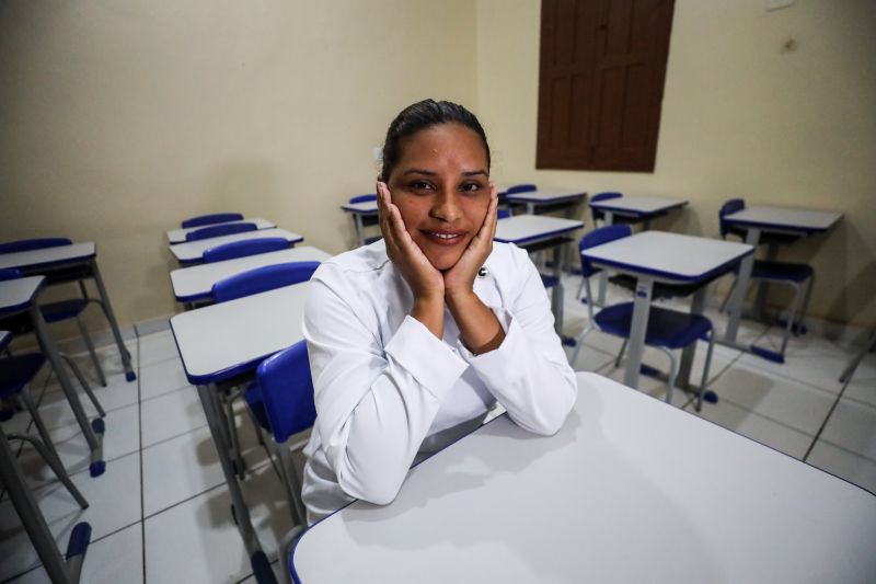 Denise Helena Sarmento de Sousa - Aluna de Gastronomia <div class='credito_fotos'>Foto: Marcelo Lelis / Ag. Pará &nbsp;&nbsp;|&nbsp;&nbsp; <a href='/midias/2024/originais/18885_86b9a287-cace-a842-85a0-a4d904348cf2.jpg' download><i class='fa-solid fa-download'></i> Download</a></div>