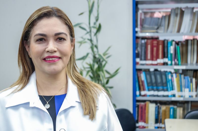 Mônica Sodré Rebelo - coordenadora do ambulatório do HC <div class='credito_fotos'>Foto: Bruno Cecim / Ag.Pará &nbsp;&nbsp;|&nbsp;&nbsp; <a href='/midias/2024/originais/19969_8fe3668c-4b87-51fc-0414-c6fb85ee3d20.jpg' download><i class='fa-solid fa-download'></i> Download</a></div>