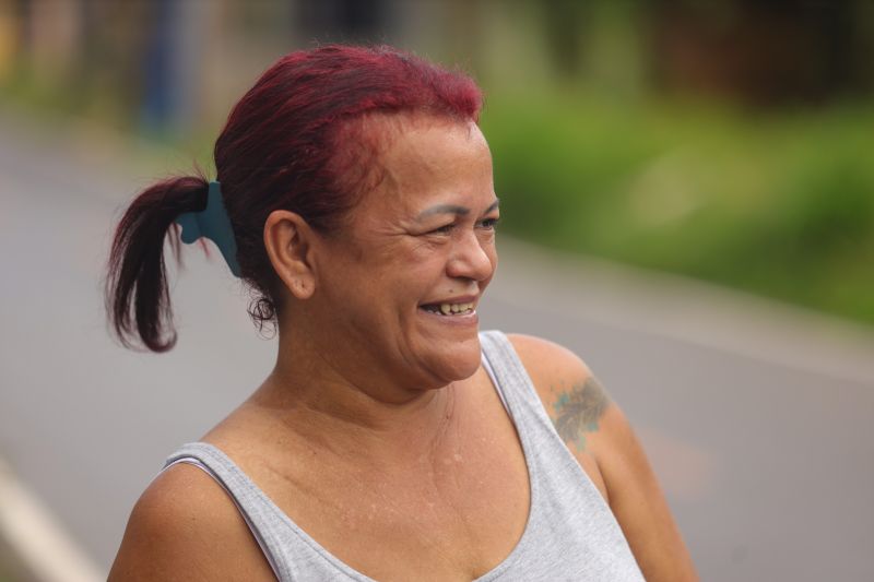 Diane da Cunha - 47 - moradora Marituba, nascida e criada - Rua Fernando Bahia <div class='credito_fotos'>Foto: Bruno Cecim / Ag.Pará &nbsp;&nbsp;|&nbsp;&nbsp; <a href='/midias/2024/originais/19987_8ab2d0de-b2e2-e50c-5352-bd223d700f2a.jpg' download><i class='fa-solid fa-download'></i> Download</a></div>