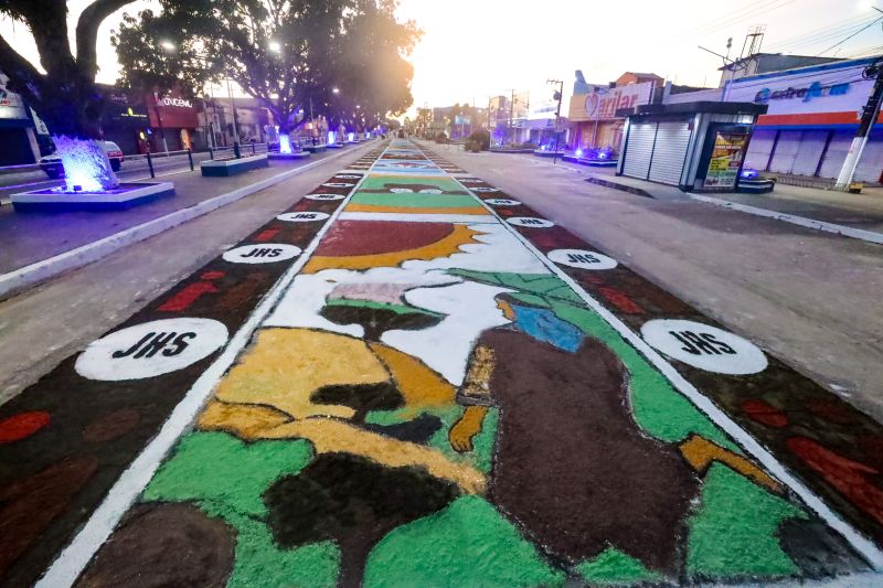 Tradição cultural e religiosa leva fiéis às ruas de Capanema para celebrar Corpus Christi 

FOTOS: ALEX RIBEIRO/AGPARÁ <div class='credito_fotos'>Foto: Alex Ribeiro / Ag. Pará &nbsp;&nbsp;|&nbsp;&nbsp; <a href='/midias/2024/originais/20055_0d815622-ca3d-7dde-46ce-b69945414a02.jpg' download><i class='fa-solid fa-download'></i> Download</a></div>