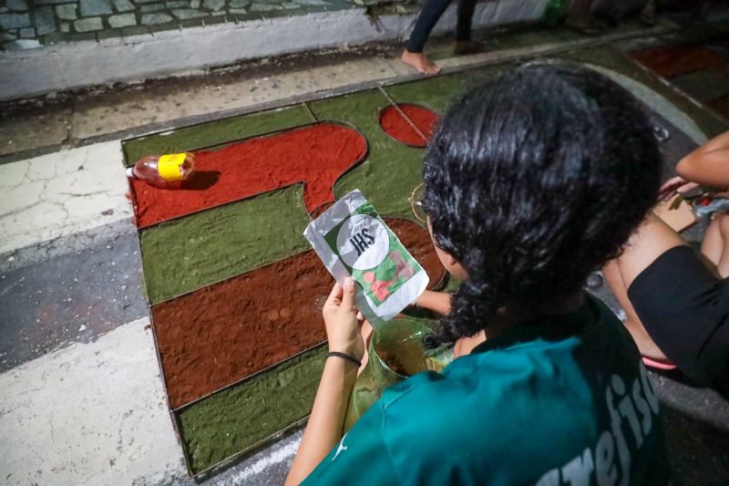Tradição cultural e religiosa leva fiéis às ruas de Capanema para celebrar Corpus Christi 

FOTOS: ALEX RIBEIRO/AGPARÁ <div class='credito_fotos'>Foto: Alex Ribeiro / Ag. Pará &nbsp;&nbsp;|&nbsp;&nbsp; <a href='/midias/2024/originais/20055_36b3889e-f235-889e-2695-2f439cb9d027.jpg' download><i class='fa-solid fa-download'></i> Download</a></div>
