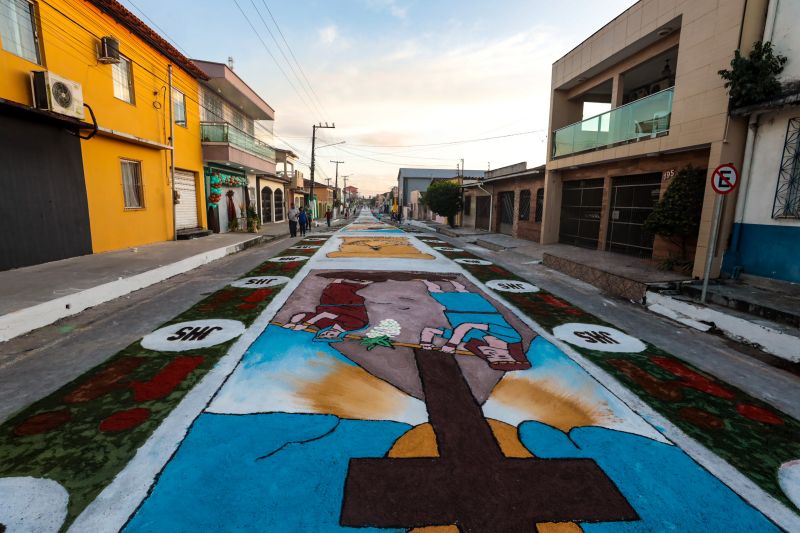 Tradição cultural e religiosa leva fiéis às ruas de Capanema para celebrar Corpus Christi 

FOTOS: ALEX RIBEIRO/AGPARÁ <div class='credito_fotos'>Foto: Alex Ribeiro / Ag. Pará &nbsp;&nbsp;|&nbsp;&nbsp; <a href='/midias/2024/originais/20055_42307ba3-a1b2-72d0-a766-ccfe9a7e254a.jpg' download><i class='fa-solid fa-download'></i> Download</a></div>
