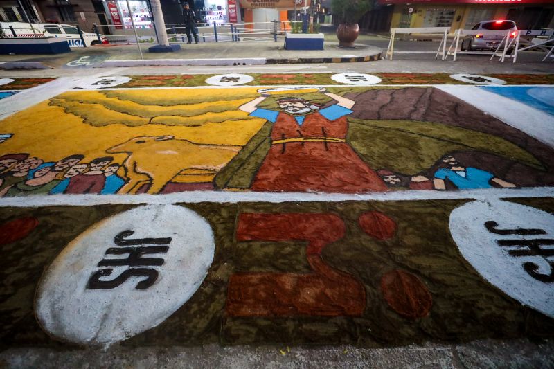 Tradição cultural e religiosa leva fiéis às ruas de Capanema para celebrar Corpus Christi 

FOTOS: ALEX RIBEIRO/AGPARÁ <div class='credito_fotos'>Foto: Alex Ribeiro / Ag. Pará &nbsp;&nbsp;|&nbsp;&nbsp; <a href='/midias/2024/originais/20055_4ed29012-8047-9358-851b-5e59bc97b26f.jpg' download><i class='fa-solid fa-download'></i> Download</a></div>