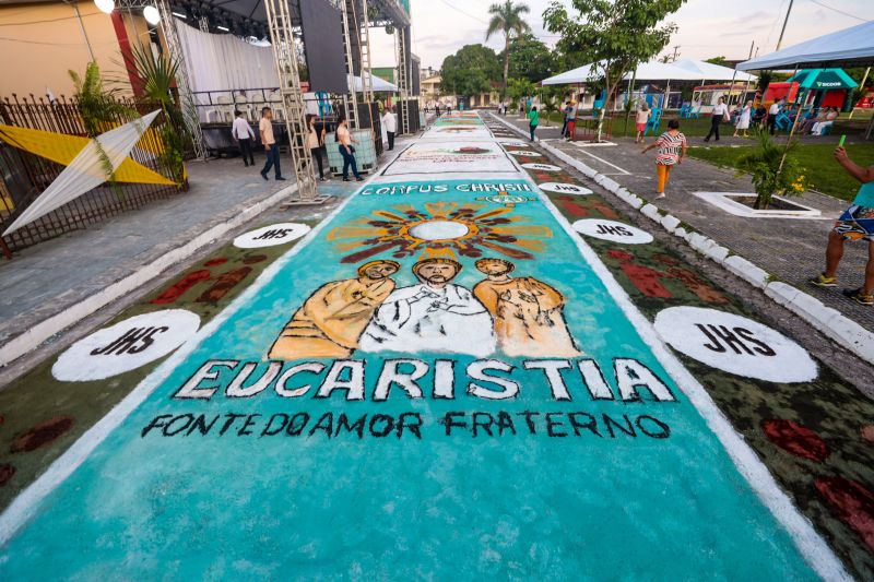 Tradição cultural e religiosa leva fiéis às ruas de Capanema para celebrar Corpus Christi 

FOTOS: ALEX RIBEIRO/AGPARÁ <div class='credito_fotos'>Foto: Alex Ribeiro / Ag. Pará &nbsp;&nbsp;|&nbsp;&nbsp; <a href='/midias/2024/originais/20055_798fb590-f2bc-c7f3-882d-ab3354ada7d9.jpg' download><i class='fa-solid fa-download'></i> Download</a></div>
