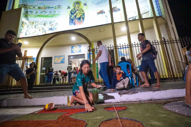 Tradição cultural e religiosa leva fiéis às ruas de Capanema para celebrar Corpus Christi 

FOTOS: ALEX RIBEIRO/AGPARÁ <div class='credito_fotos'>Foto: Alex Ribeiro / Ag. Pará &nbsp;&nbsp;|&nbsp;&nbsp; <a href='/midias/2024/originais/20055_9f4f124d-d242-0504-ad49-7768036b47ea.jpg' download><i class='fa-solid fa-download'></i> Download</a></div>
