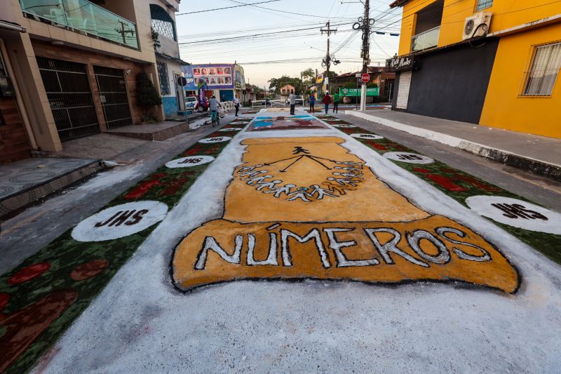 Tradição cultural e religiosa leva fiéis às ruas de Capanema para celebrar Corpus Christi 

FOTOS: ALEX RIBEIRO/AGPARÁ <div class='credito_fotos'>Foto: Alex Ribeiro / Ag. Pará &nbsp;&nbsp;|&nbsp;&nbsp; <a href='/midias/2024/originais/20055_af773690-1d4a-7b89-54f5-0d6a29e97907.jpg' download><i class='fa-solid fa-download'></i> Download</a></div>