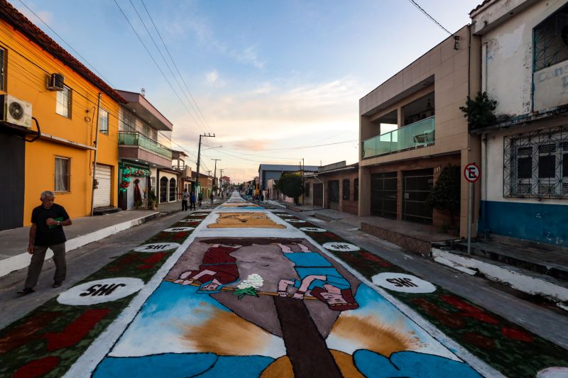 Tradição cultural e religiosa leva fiéis às ruas de Capanema para celebrar Corpus Christi 

FOTOS: ALEX RIBEIRO/AGPARÁ <div class='credito_fotos'>Foto: Alex Ribeiro / Ag. Pará &nbsp;&nbsp;|&nbsp;&nbsp; <a href='/midias/2024/originais/20055_bf078c82-d396-4b1e-9df3-a2ff63eb5676.jpg' download><i class='fa-solid fa-download'></i> Download</a></div>