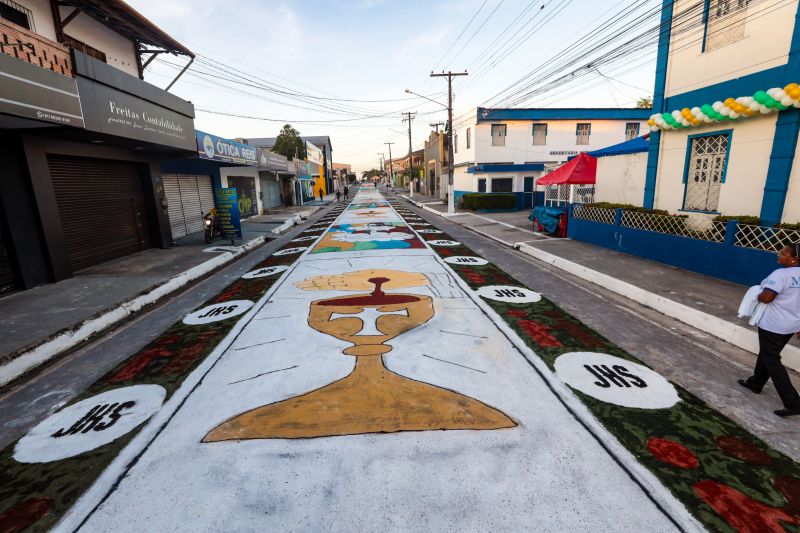 Tradição cultural e religiosa leva fiéis às ruas de Capanema para celebrar Corpus Christi 

FOTOS: ALEX RIBEIRO/AGPARÁ <div class='credito_fotos'>Foto: Alex Ribeiro / Ag. Pará &nbsp;&nbsp;|&nbsp;&nbsp; <a href='/midias/2024/originais/20055_c1e71c21-9307-e0a0-c1a2-b0188ac02708.jpg' download><i class='fa-solid fa-download'></i> Download</a></div>