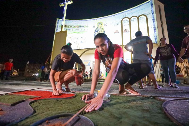 Tradição cultural e religiosa leva fiéis às ruas de Capanema para celebrar Corpus Christi 

FOTOS: ALEX RIBEIRO/AGPARÁ <div class='credito_fotos'>Foto: Alex Ribeiro / Ag. Pará &nbsp;&nbsp;|&nbsp;&nbsp; <a href='/midias/2024/originais/20055_c292890b-9f18-396e-b41b-eedb6bd86bff.jpg' download><i class='fa-solid fa-download'></i> Download</a></div>