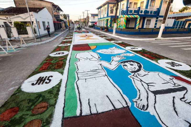 Tradição cultural e religiosa leva fiéis às ruas de Capanema para celebrar Corpus Christi 

FOTOS: ALEX RIBEIRO/AGPARÁ <div class='credito_fotos'>Foto: Alex Ribeiro / Ag. Pará &nbsp;&nbsp;|&nbsp;&nbsp; <a href='/midias/2024/originais/20055_ed6a24aa-5bb0-bc82-7203-ed4ee00e045a.jpg' download><i class='fa-solid fa-download'></i> Download</a></div>