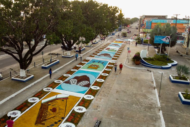 Tradição cultural e religiosa leva fiéis às ruas de Capanema para celebrar Corpus Christi 


Fotos: Augusto Miranda / AGPARÁ <div class='credito_fotos'>Foto: Augusto Miranda / Ag. Pará &nbsp;&nbsp;|&nbsp;&nbsp; <a href='/midias/2024/originais/20057_2496183a-24c3-78cf-a0bd-bbe50a895ca2.jpg' download><i class='fa-solid fa-download'></i> Download</a></div>