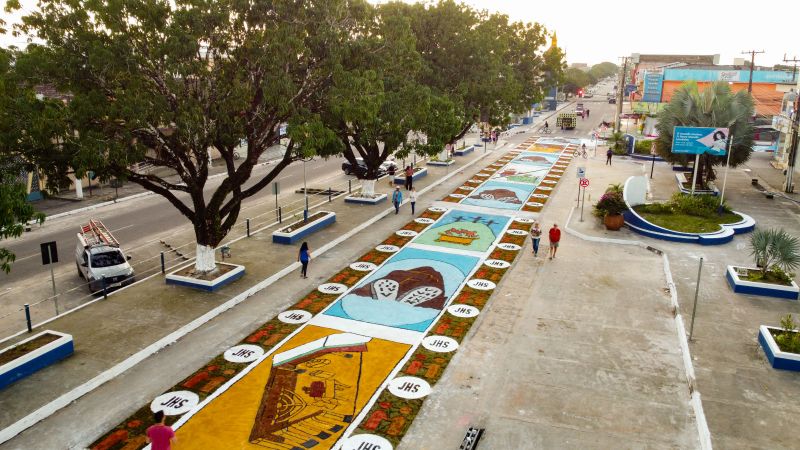 Tradição cultural e religiosa leva fiéis às ruas de Capanema para celebrar Corpus Christi 


Fotos: Augusto Miranda / AGPARÁ <div class='credito_fotos'>Foto: Augusto Miranda / Ag. Pará &nbsp;&nbsp;|&nbsp;&nbsp; <a href='/midias/2024/originais/20057_9d480043-ecf5-ba7b-cb2a-dd1cd2376b33.jpg' download><i class='fa-solid fa-download'></i> Download</a></div>