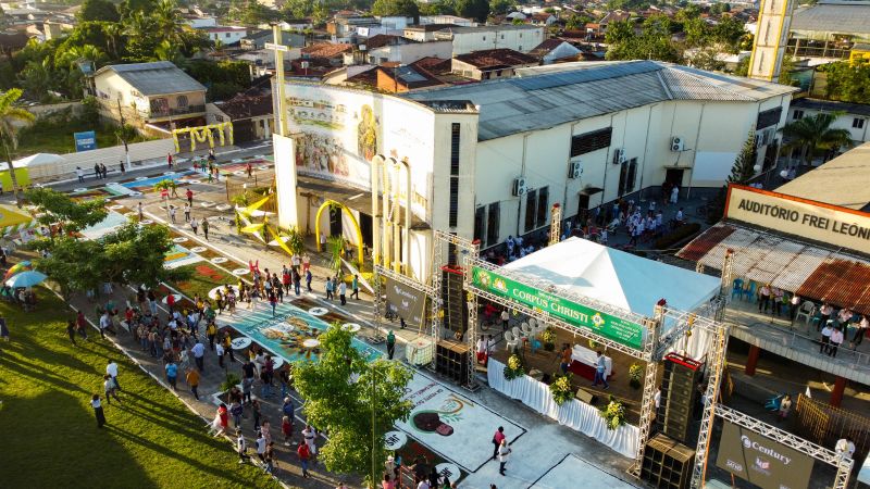 Tradição cultural e religiosa leva fiéis às ruas de Capanema para celebrar Corpus Christi 


Fotos: Augusto Miranda / AGPARÁ <div class='credito_fotos'>Foto: Augusto Miranda / Ag. Pará &nbsp;&nbsp;|&nbsp;&nbsp; <a href='/midias/2024/originais/20057_bb2503af-12da-399c-67e0-adcd815b0c9e.jpg' download><i class='fa-solid fa-download'></i> Download</a></div>