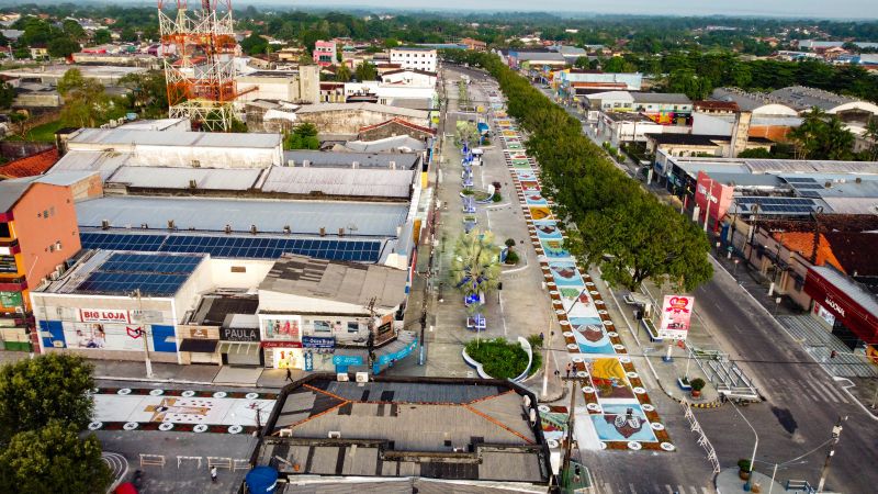 Tradição cultural e religiosa leva fiéis às ruas de Capanema para celebrar Corpus Christi 


Fotos: Augusto Miranda / AGPARÁ <div class='credito_fotos'>Foto: Augusto Miranda / Ag. Pará &nbsp;&nbsp;|&nbsp;&nbsp; <a href='/midias/2024/originais/20057_bf13e01a-e82e-0d8d-8c6c-15e7cd977a24.jpg' download><i class='fa-solid fa-download'></i> Download</a></div>