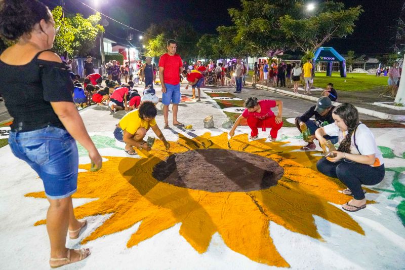 Tradição cultural e religiosa leva fiéis às ruas de Capanema para celebrar Corpus Christi 

FOTOS: WELLINGTON COELHO / AGPARÁ <div class='credito_fotos'>Foto: Wellyngton Coelho / Ag.Pará &nbsp;&nbsp;|&nbsp;&nbsp; <a href='/midias/2024/originais/20059_187fa54b-08dc-bc94-06cf-dbc6abc7c2f7.jpg' download><i class='fa-solid fa-download'></i> Download</a></div>