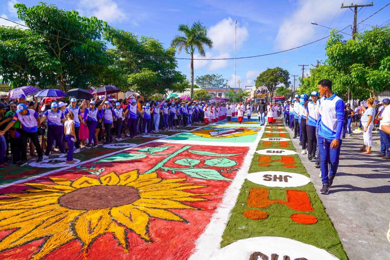 Tradição cultural e religiosa leva fiéis às ruas de Capanema para celebrar Corpus Christi 

FOTOS: WELLINGTON COELHO / AGPARÁ <div class='credito_fotos'>Foto: Wellyngton Coelho / Ag.Pará &nbsp;&nbsp;|&nbsp;&nbsp; <a href='/midias/2024/originais/20059_38f63baa-8b78-efbb-b0bf-43a17735cf25.jpg' download><i class='fa-solid fa-download'></i> Download</a></div>