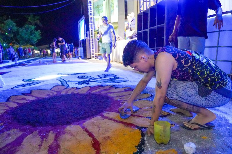 Tradição cultural e religiosa leva fiéis às ruas de Capanema para celebrar Corpus Christi 

FOTOS: WELLINGTON COELHO / AGPARÁ <div class='credito_fotos'>Foto: Wellyngton Coelho / Ag.Pará &nbsp;&nbsp;|&nbsp;&nbsp; <a href='/midias/2024/originais/20059_69b6d7c3-b1de-ebe9-d280-afc9c7e17030.jpg' download><i class='fa-solid fa-download'></i> Download</a></div>