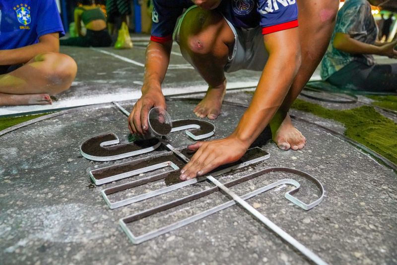 Tradição cultural e religiosa leva fiéis às ruas de Capanema para celebrar Corpus Christi 

FOTOS: WELLINGTON COELHO / AGPARÁ <div class='credito_fotos'>Foto: Wellyngton Coelho / Ag.Pará &nbsp;&nbsp;|&nbsp;&nbsp; <a href='/midias/2024/originais/20059_975df926-8cc5-3bd2-194b-350cc6448ba8.jpg' download><i class='fa-solid fa-download'></i> Download</a></div>