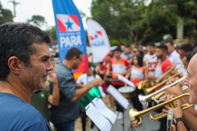 Agenda Gov PEIXE BOI - Fotos Pedro Guerreiro

PopulaÃ§Ã£o de Peixe-Boi comemora a entrega de nova escola Jonathas Pontes Athias <div class='credito_fotos'>Foto: Pedro Guerreiro / Ag. Pará &nbsp;&nbsp;|&nbsp;&nbsp; <a href='/midias/2024/originais/20066_4c099270-6b09-2f99-589a-ca2f4ef37367.jpg' download><i class='fa-solid fa-download'></i> Download</a></div>