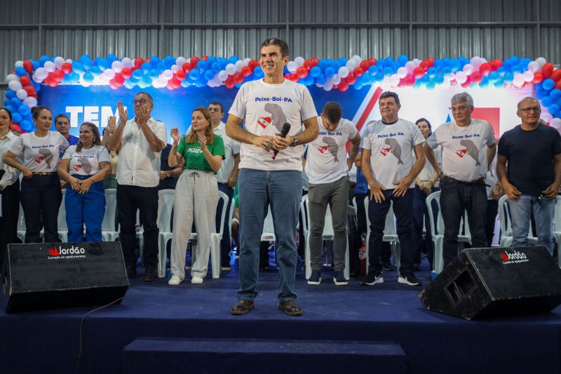 Agenda Gov PEIXE BOI - Fotos Pedro Guerreiro

PopulaÃ§Ã£o de Peixe-Boi comemora a entrega de nova escola Jonathas Pontes Athias <div class='credito_fotos'>Foto: Pedro Guerreiro / Ag. Pará &nbsp;&nbsp;|&nbsp;&nbsp; <a href='/midias/2024/originais/20066_62cac3eb-373f-5d95-d30e-8cb8e868021f.jpg' download><i class='fa-solid fa-download'></i> Download</a></div>