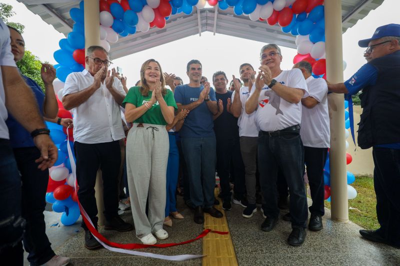 Agenda Gov PEIXE BOI - Fotos Pedro Guerreiro

PopulaÃ§Ã£o de Peixe-Boi comemora a entrega de nova escola Jonathas Pontes Athias <div class='credito_fotos'>Foto: Pedro Guerreiro / Ag. Pará &nbsp;&nbsp;|&nbsp;&nbsp; <a href='/midias/2024/originais/20066_6480f538-87d6-940a-9fe9-318b774a1513.jpg' download><i class='fa-solid fa-download'></i> Download</a></div>