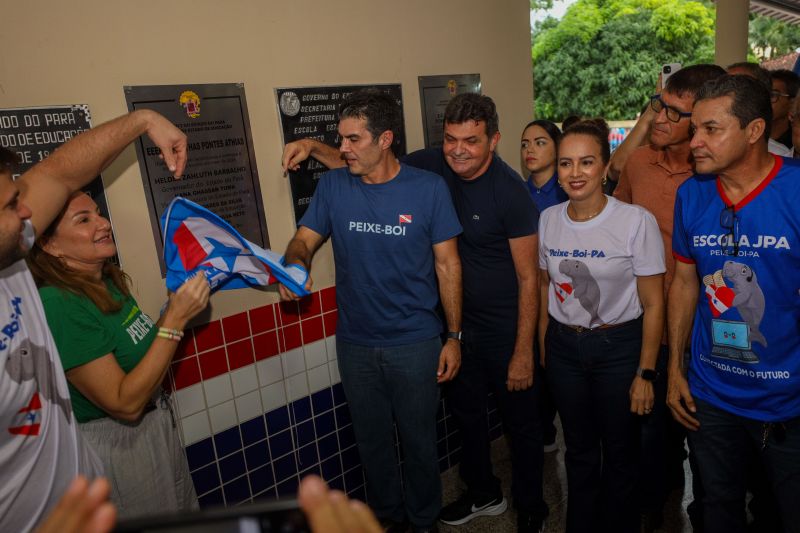 Agenda Gov PEIXE BOI - Fotos Pedro Guerreiro

PopulaÃ§Ã£o de Peixe-Boi comemora a entrega de nova escola Jonathas Pontes Athias <div class='credito_fotos'>Foto: Pedro Guerreiro / Ag. Pará &nbsp;&nbsp;|&nbsp;&nbsp; <a href='/midias/2024/originais/20066_c143e0b8-17b2-6b11-42b9-0095a42a10a1.jpg' download><i class='fa-solid fa-download'></i> Download</a></div>