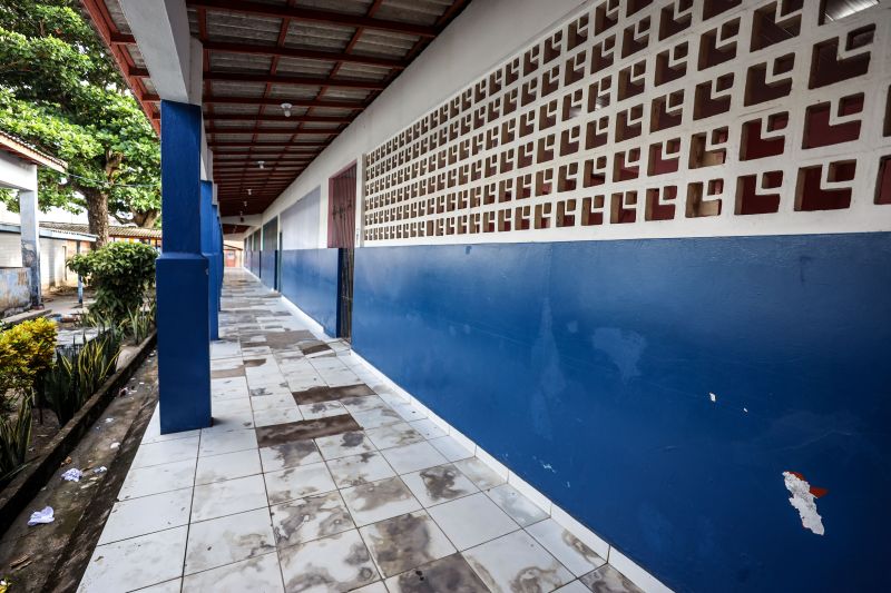 Local onde será construída a nova Escola Paulino de Brito • Centro Especializado de Atendimento a Meninas e Mulheres Marajoaras <div class='credito_fotos'>Foto: Marcelo Lelis / Ag. Pará &nbsp;&nbsp;|&nbsp;&nbsp; <a href='/midias/2024/originais/20113_15998d93-0914-f849-d782-2b266bb19ffe.jpg' download><i class='fa-solid fa-download'></i> Download</a></div>