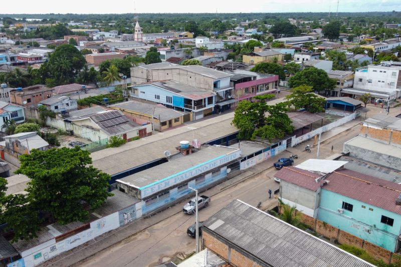 Local onde será construída a nova Escola Paulino de Brito • Centro Especializado de Atendimento a Meninas e Mulheres Marajoaras <div class='credito_fotos'>Foto: Marcelo Souza /Ag.Pará &nbsp;&nbsp;|&nbsp;&nbsp; <a href='/midias/2024/originais/20113_9d4c47e9-a142-6393-71dc-a79a8541855f.jpg' download><i class='fa-solid fa-download'></i> Download</a></div>