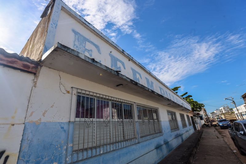 Local onde será construída a nova Escola Paulino de Brito • Centro Especializado de Atendimento a Meninas e Mulheres Marajoaras <div class='credito_fotos'>Foto: Marcelo Lelis / Ag. Pará &nbsp;&nbsp;|&nbsp;&nbsp; <a href='/midias/2024/originais/20113_de6c2e40-77bf-0d01-d65f-0ac2c77659fd.jpg' download><i class='fa-solid fa-download'></i> Download</a></div>