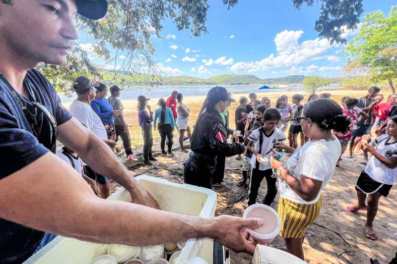 Soltura de 3 mil quelônios no rio Araguaia marcam programação pelo “Junho Verde” no sudeste paraense <div class='credito_fotos'>Foto: João Vitor Santos / Ascom Ideflor-Bio &nbsp;&nbsp;|&nbsp;&nbsp; <a href='/midias/2024/originais/20124_c392173c-e020-7602-8350-e581e3482759.jpg' download><i class='fa-solid fa-download'></i> Download</a></div>