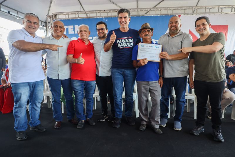 
Bragança - Entrega de Títulos de Terra - Entrega de CAR Validados para a Agricultura Familiar - Programa Regulariza Pará - Entrega de Motocicletas da Linha CredCidadão Mototaxista Pai D’Égua - Fotos Bruno Cecim/Agência Pará <div class='credito_fotos'>Foto: Bruno Cecim / Ag.Pará &nbsp;&nbsp;|&nbsp;&nbsp; <a href='/midias/2024/originais/20139_032e0206-c625-87cc-2a11-a9b7733d5edb.jpg' download><i class='fa-solid fa-download'></i> Download</a></div>