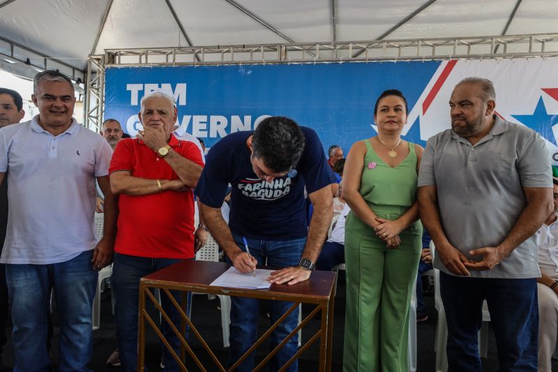
Bragança - Entrega de Títulos de Terra - Entrega de CAR Validados para a Agricultura Familiar - Programa Regulariza Pará - Entrega de Motocicletas da Linha CredCidadão Mototaxista Pai D’Égua - Fotos Bruno Cecim/Agência Pará <div class='credito_fotos'>Foto: Bruno Cecim / Ag.Pará &nbsp;&nbsp;|&nbsp;&nbsp; <a href='/midias/2024/originais/20139_16cc5f5b-3f2c-64f4-baf8-7715f54d48a8.jpg' download><i class='fa-solid fa-download'></i> Download</a></div>
